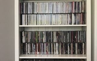 Kattavasti CD-levyjä eri genreistä - osta yksi tai useampi!