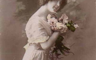 NAINEN / Romanttisen kaunis tyttö ja ruusuja. 1910-l.