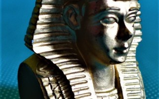Faarao rintapysti matkamuisto Egypti