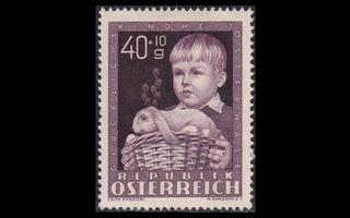 Itävalta 929 ** Lastenapu 40 + 10 g (1949)