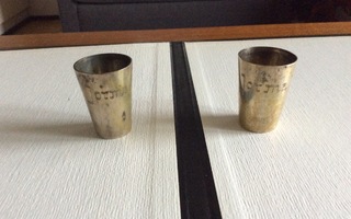 Kaksi pinoa hopea 813 - 830 leima 1912 - 1913 v.