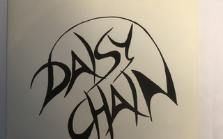 DAISY CHAIN (Single)