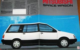 1984 Mitsubishi Space Wagon esite - KUIN UUSI - suom 22 siv