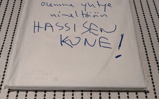 Hassisen Kone - Olemme Yhtye Nimeltään Hassisen Kone!