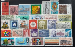 SAKSA n.60-80 lukua LEIMATTUJA postimerkkejä 31 kpl