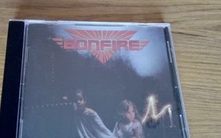 Bonfire-Don't touch the light,cd