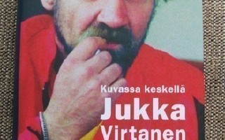 Jukka Virtanen KUVASSA KESKELLÄ JUKKA VIRTANEN