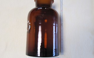 Iso apteekkipullo, kork. n. 32 cm, lev. n. 18,5 cm