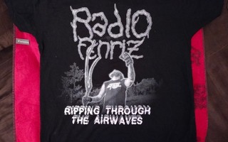 Darkthrone : Radio Fenriz - Ripping Through The Airwaves