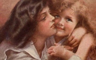 LAPSET / Nätti tyttö halaa ystäväänsä. 1900-l.