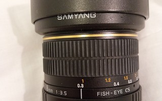 Samyang 8 mm F/3,5 fish eye -objektiivi
