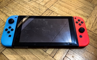 Viallinen Nintendo Switch HAC-001