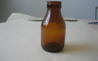 vintage Karhulan lasin ruskea kermapullo