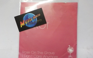 TAROT - ROSE ON THE GRAVE EX/EX 7"