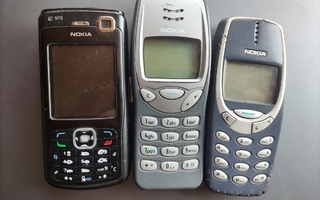 Nokia 3210, 3310 ja N70.