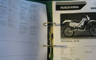 Husqvarna 125 1986 korjausopas + varaosaluettelo