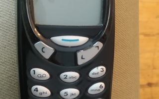 Nokia 3310 erikoiskuorilla