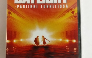 (SL) UUSI! DVD) Daylight - Paniikki tunnelissa (1996)