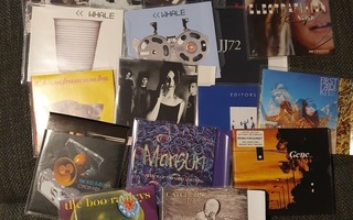 Paketillinen indie/pop CD-levyjä. (Sis.P&P)