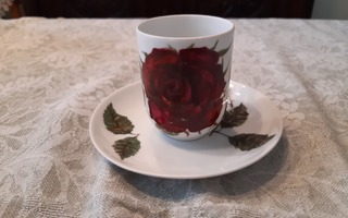 Arabian Ruusu kahvikuppi ja asetin