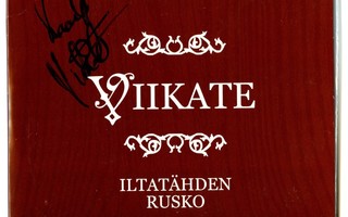 Kaarle Viikate tupla-single, Iltatähden Rusko, nimikirjoitus