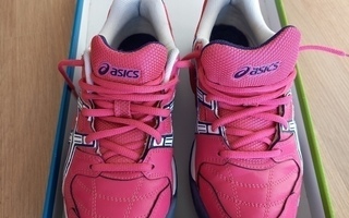 Pinkit Asics kengät koko 37/ 4,5. Uudenveroiset.