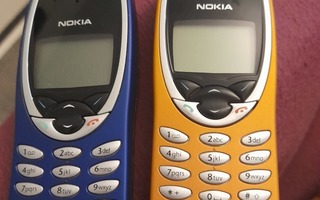 Nokia  8210 sininen   uudella akulla