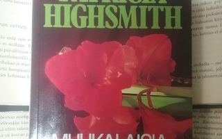 Patricia Highsmith - Muukalaisia junassa (nid.)