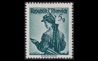 Itävalta 894 ** Kansallispukuja 5 g (1948)