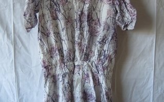 Violettisävyinen mekko, koko S (sis. silkkiä)