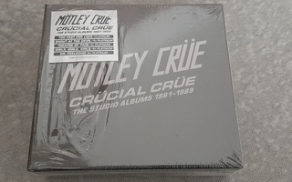 MÖTLEY CRUE Crucial Crue cd box