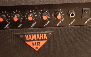 Yamaha HR 1000 36w  kitaravahvistin