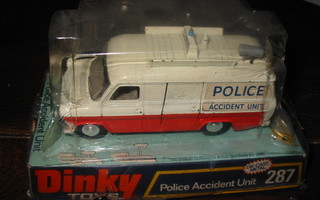 Dinky 70-luku Transit Police near mint