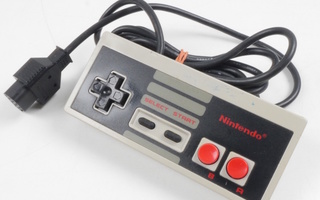 Nintendo 8-Bit Controller NES-004 (Refurbished)