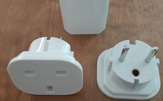 Travel Adaptor: UK to World (Boots) - Nouto Sello/Espoo