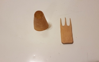Perinteinen ruisreikäleivän tekoon tarkoitetut työkalut