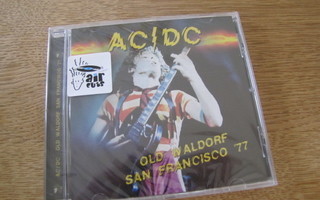 AC/DC Old Waldorf '77 cd muoveissa