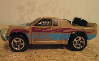 HOT WHEELS 2004 OFF TRACK PIKKUAUTO