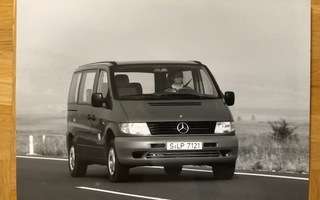 Lehdistökuva Mercedes-Benz Vito pakettiauto 638