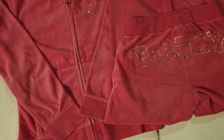 Aniliininpunainen velourinen hupparitakki + housut, 134 cm