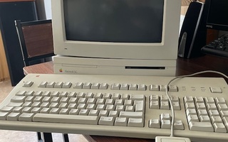 Macintosh LC II kokonaisuus