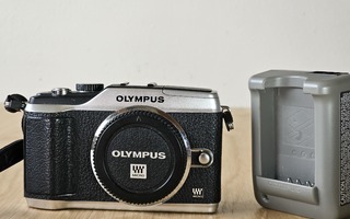 == Olympus PEN E-PL2 body