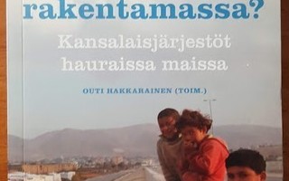 Outi Hakkarainen (toim.): Rauhaa rakentamassa?