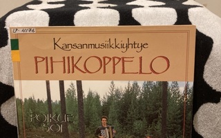 Kansanmusiikkiyhtye Pihikoppelo – Poikue Soi LP