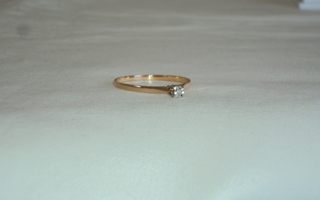 Kultainen timantti sormus 18k