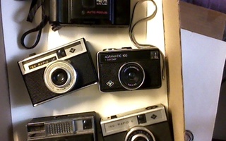 Kamera, Agfa 4 kpl. ja yksi Minolta.
