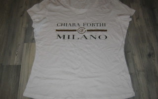Chiara Forthi t-paita koko M