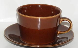 ruskea Arabia KILTA teekuppi + tassi,,, useampia