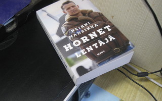 Heikki Mansikka Hornet-lentäjä
