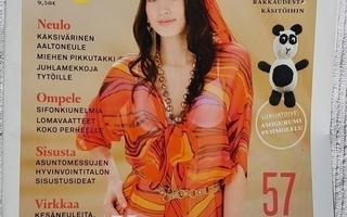 Käsityölehti MODA 4/2012 kesäisiä neule- ja  ompelumalleja